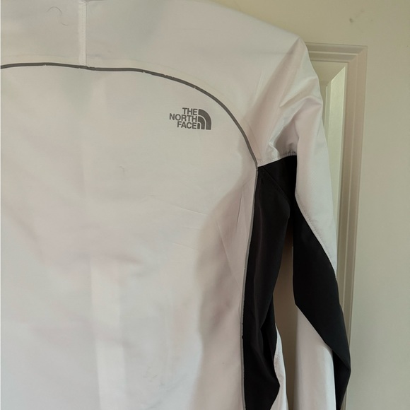 The North Face zip up windbreaker - Picture 5 of 6